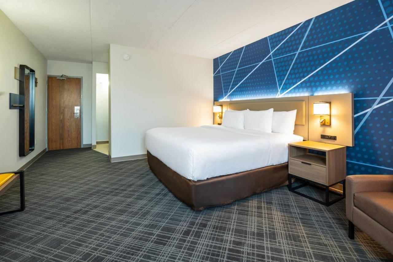 Comfort Inn & Suites Barrie Bagian luar foto