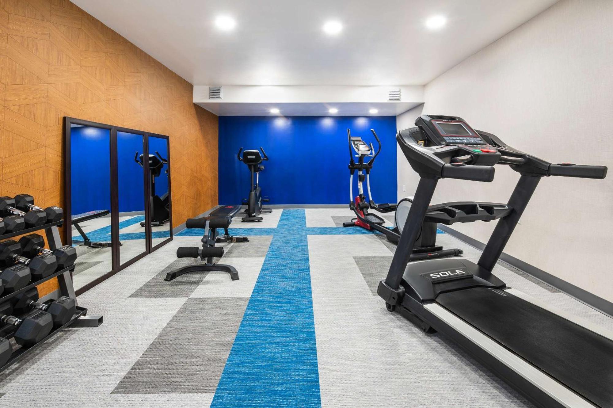Comfort Inn & Suites Barrie Bagian luar foto
