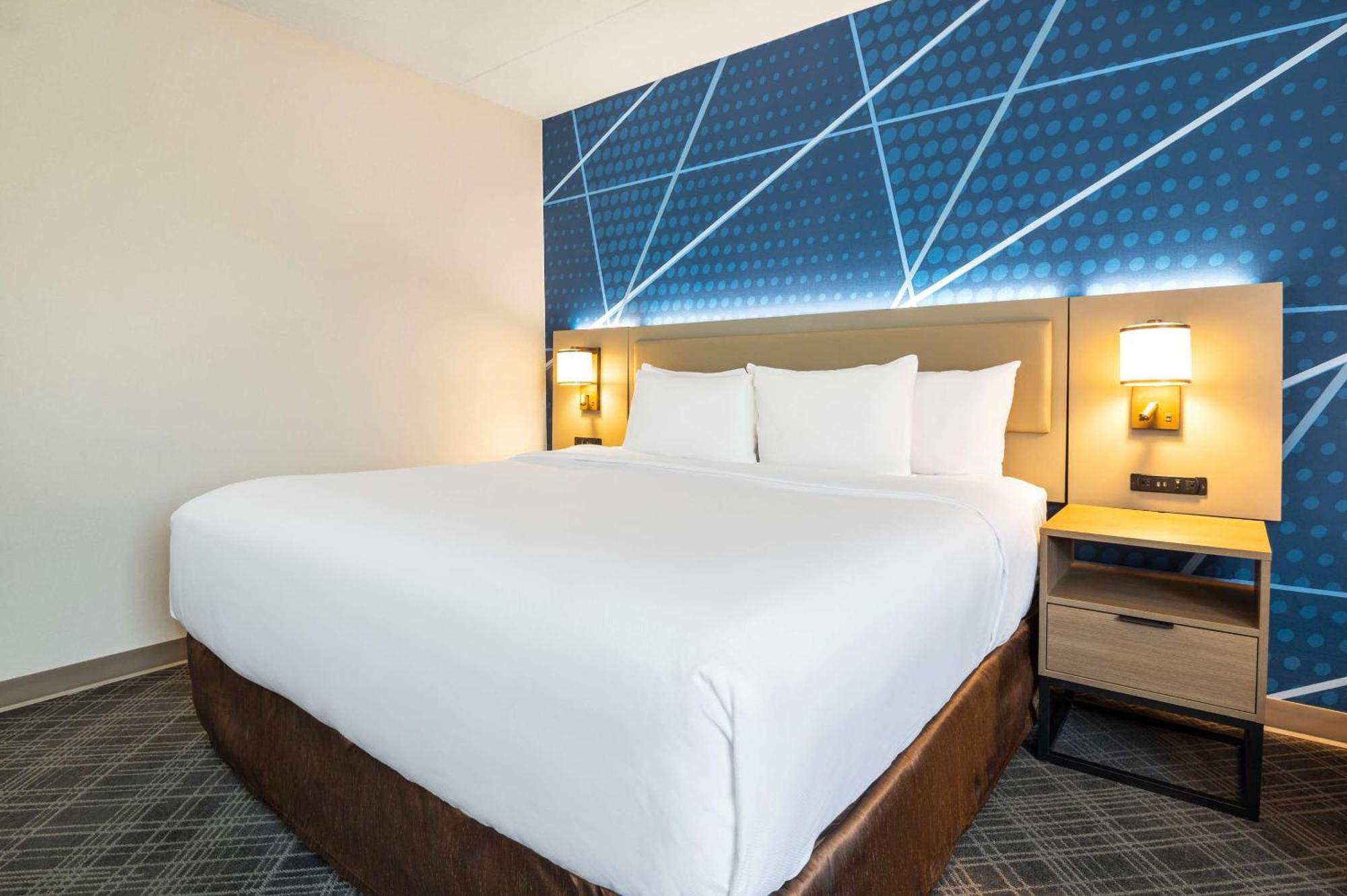Comfort Inn & Suites Barrie Bagian luar foto