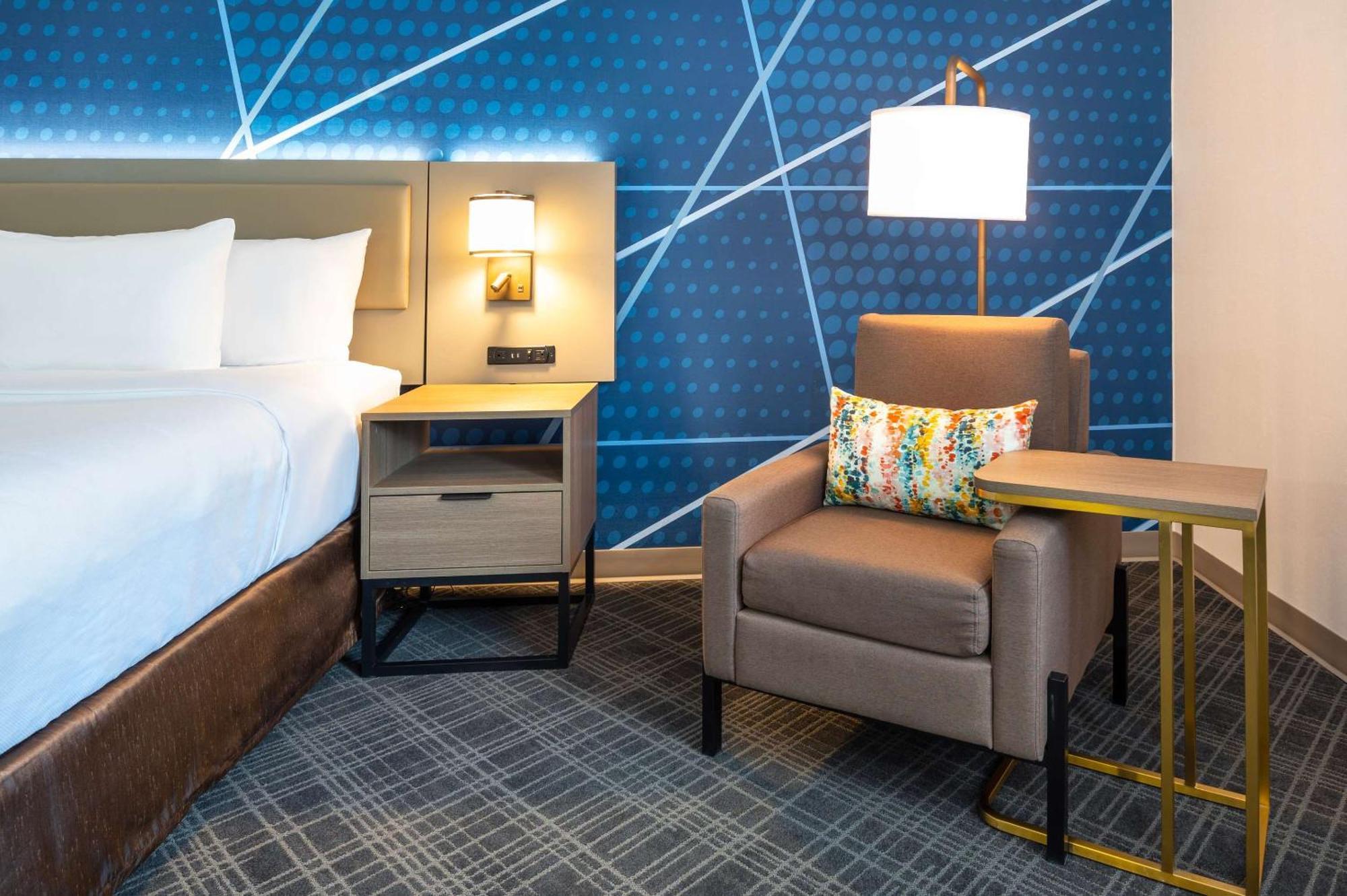 Comfort Inn & Suites Barrie Bagian luar foto