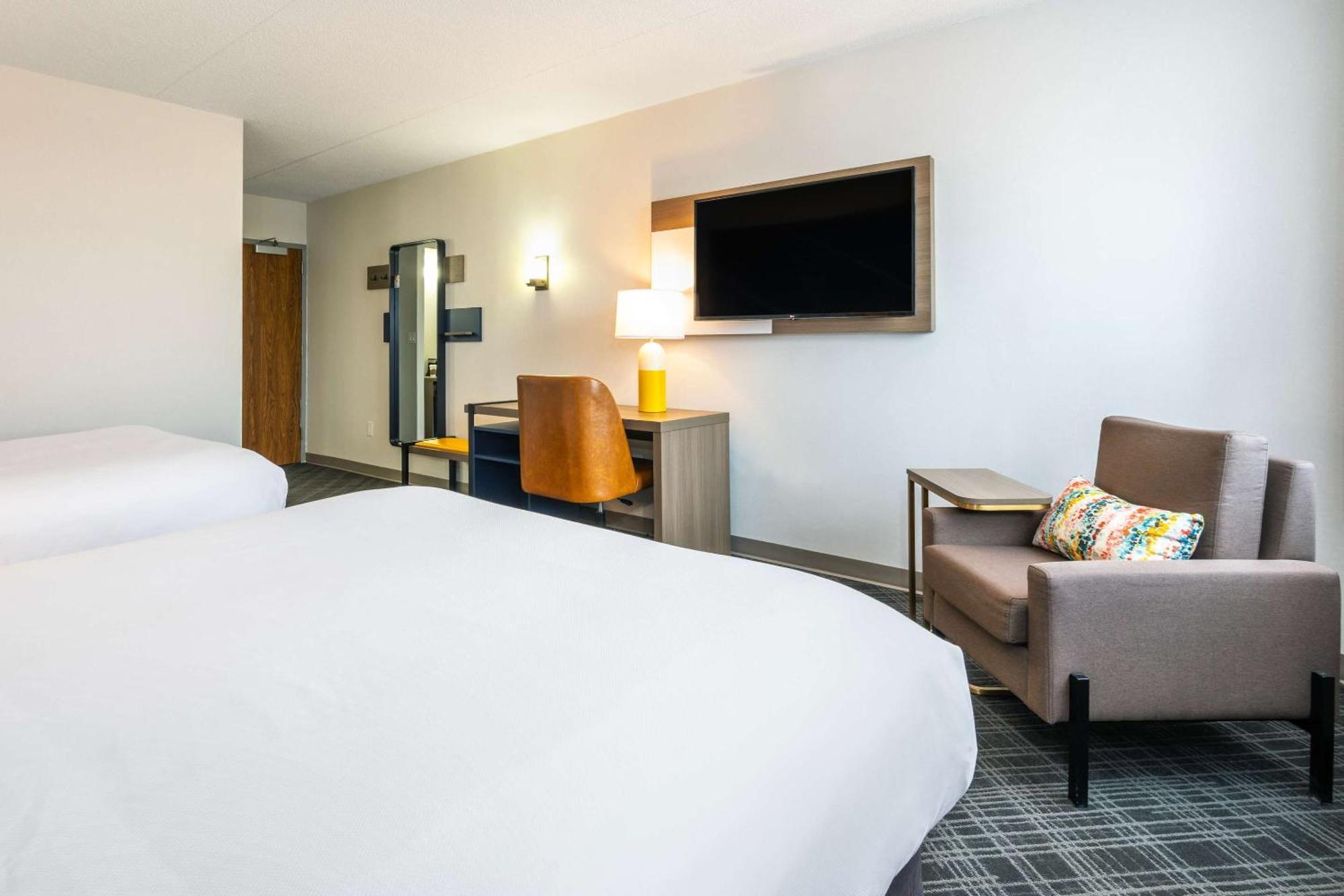 Comfort Inn & Suites Barrie Bagian luar foto