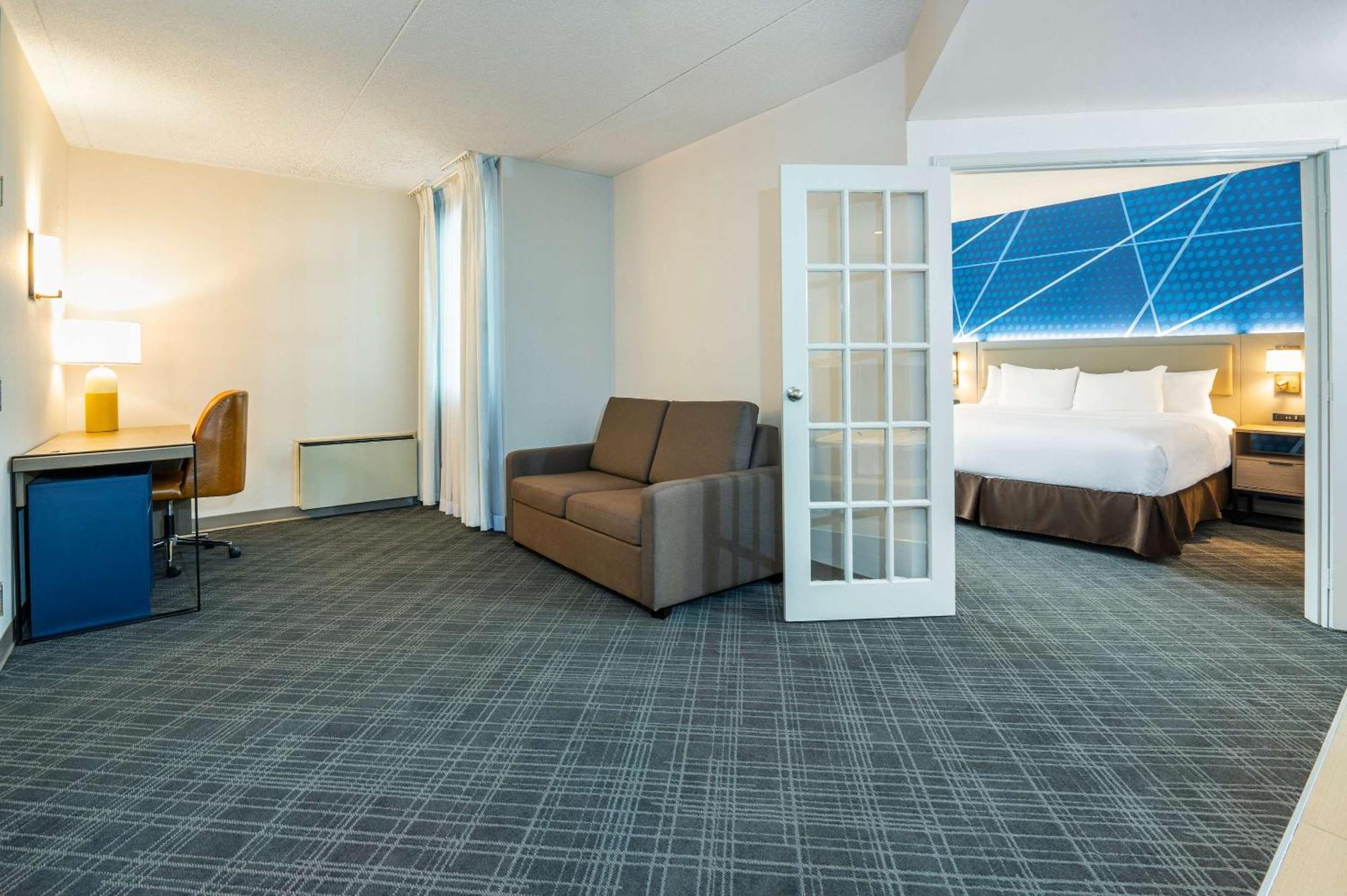 Comfort Inn & Suites Barrie Bagian luar foto