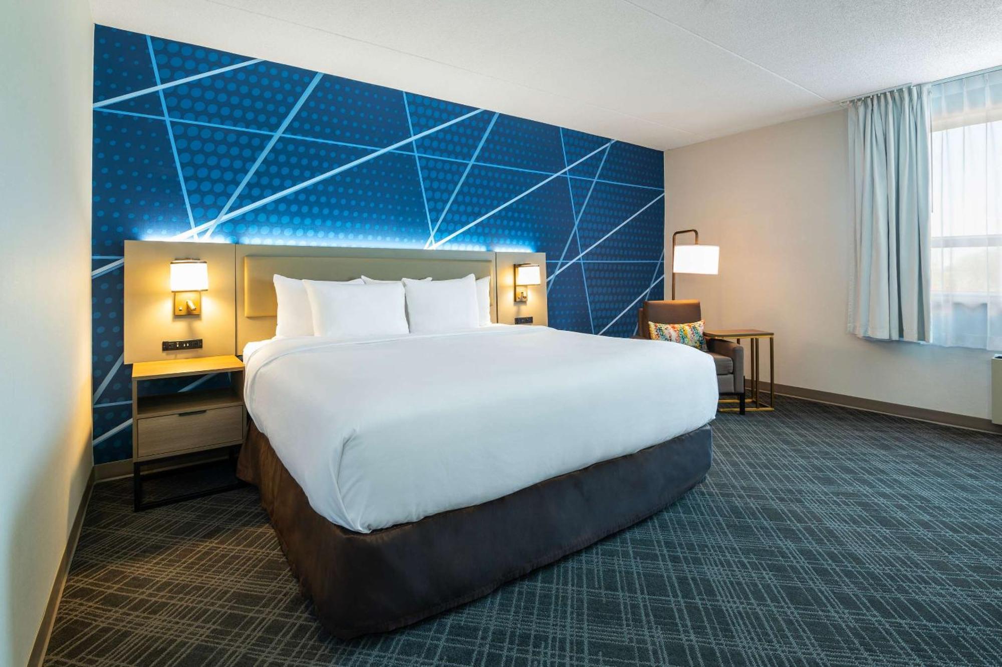 Comfort Inn & Suites Barrie Bagian luar foto