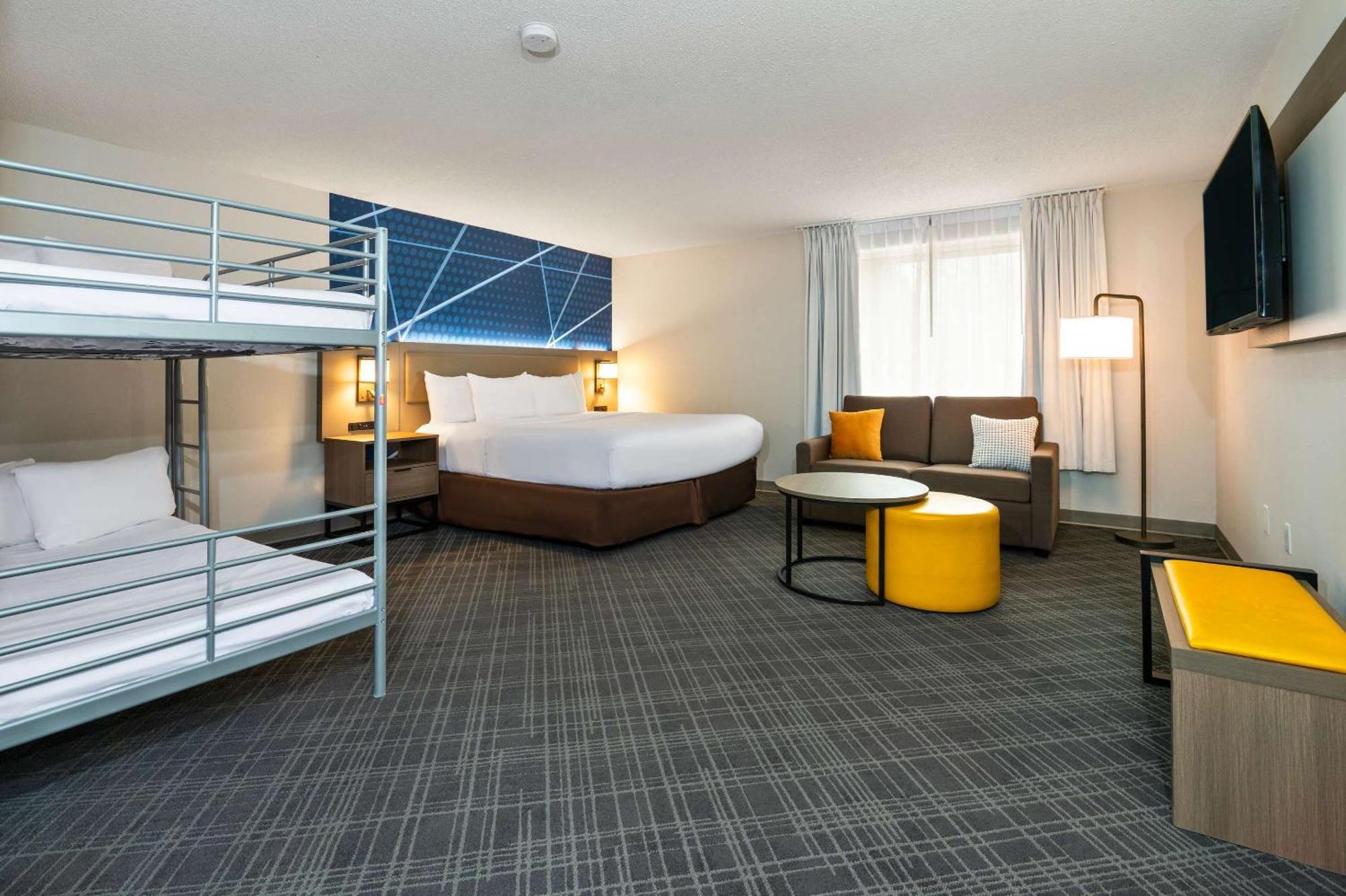 Comfort Inn & Suites Barrie Bagian luar foto