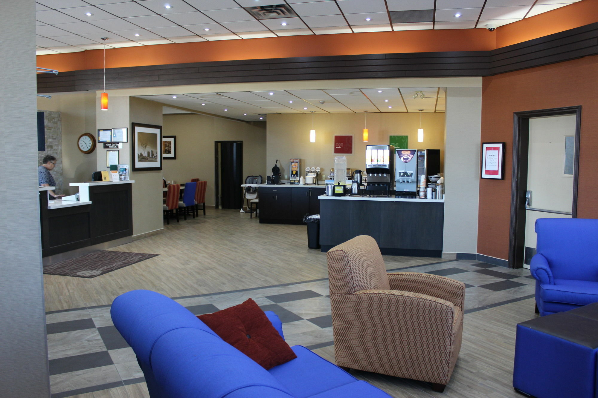Comfort Inn & Suites Barrie Bagian luar foto